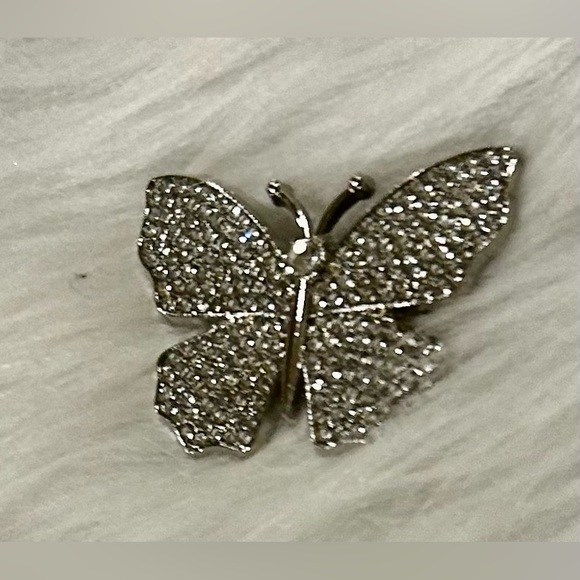 Sparkling Crystal silver Butterfly Brooch - Picture 2 of 3